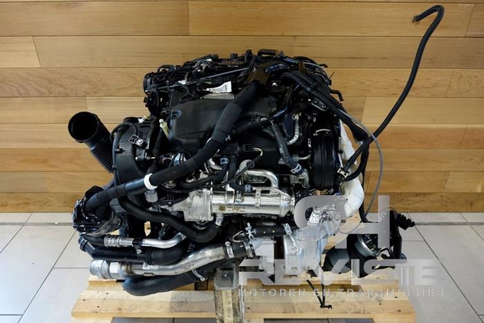 Engine from a Land Rover Range Rover Sport (LW) 3.0 TDV6 2016