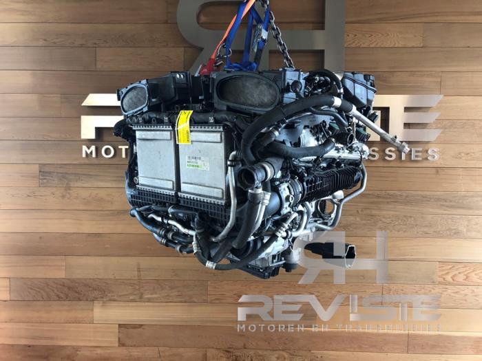 Motor van een Mercedes-AMG C AMG (C205) 4.0 C-63 S AMG V8 Biturbo 2019