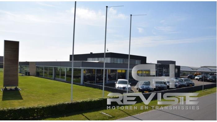 Startmotor från en Land Rover Range Rover V (LK) 3.0 D300 MHEV 2021