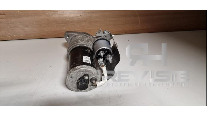 Startmotor från en Land Rover Range Rover V (LK) 3.0 D300 MHEV 2021