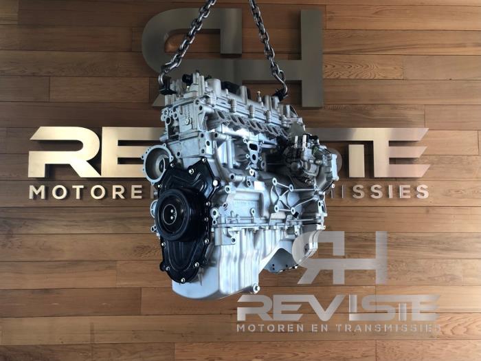 Motor de un Jaguar XE 2.0 D E-Performance 16V 2023