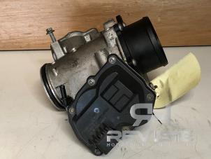 Usados Válvula EGR Jaguar XE 2.0d 180 16V AWD Precio € 65,00 Norma de margen ofrecido por RH Motoren Transmissie Revisie BV