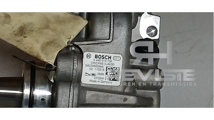 High pressure pump from a Land Rover Range Rover Evoque (LVJ/LVS) 2.0 D 150 16V 2017