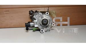 Used High pressure pump Landrover Discovery V (LR) 2.0 Td4 16V Price € 361,79 Inclusive VAT offered by RH Revisie