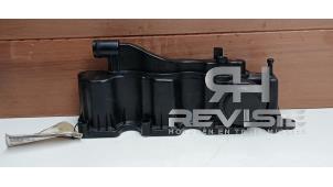 Used Rocker cover Jaguar XE 2.0d 180 16V AWD Price on request offered by RH Revisie