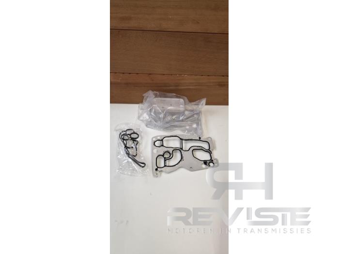 Oil cooler from a BMW 2 serie (F22) 218d 2.0 16V