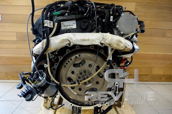 Engine from a Land Rover Range Rover Velar (LY) 3.0 D275 AWD 2018