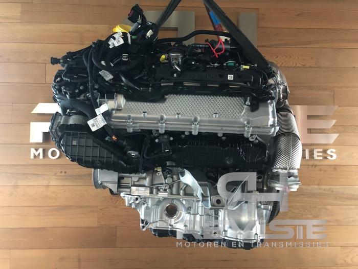 Engine from a Land Rover Range Rover Sport (L1) 4.4 P635 V8 Twin Turbo 2024