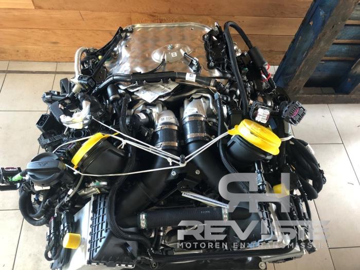 Engine from a Land Rover Range Rover Sport (L1) 4.4 P635 V8 Twin Turbo 2024