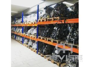 Engine from a Land Rover Range Rover Velar (LY) 3.0 D300 AWD 2018