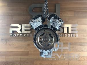 Engine from a Land Rover Range Rover Velar (LY) 3.0 D300 AWD 2018