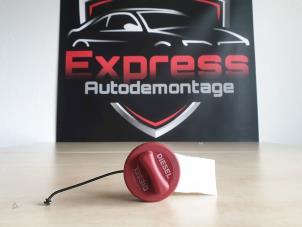Used Fuel cap Mercedes CLA (117.3) 2.2 CLA-220 CDI 16V Price € 10,00 Margin scheme offered by Express Autodemontage