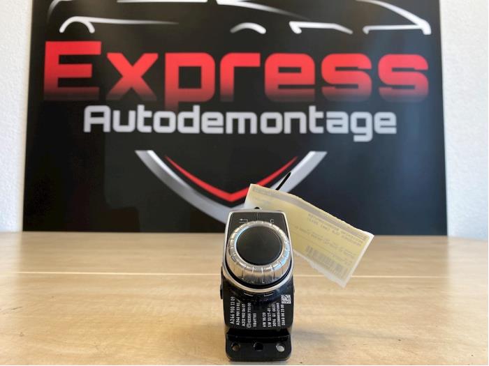 Usagé Commande ordinateur de bord Mercedes CLA (117.3) 2.2 CLA-220 CDI, 220 d 16V Prix € 20,00 Règlement à la marge proposé par Express Autodemontage