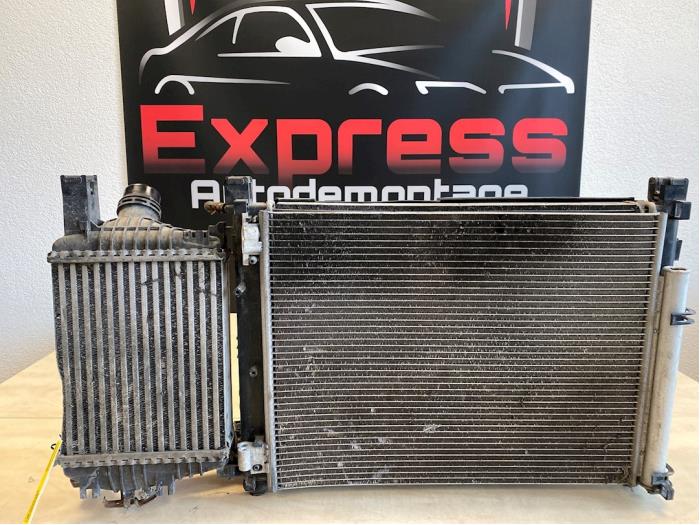 Usados Intercooler Renault Clio IV (5R) 1.5 Energy dCi 90 FAP Precio € 40,00 Norma de margen ofrecido por Express Autodemontage