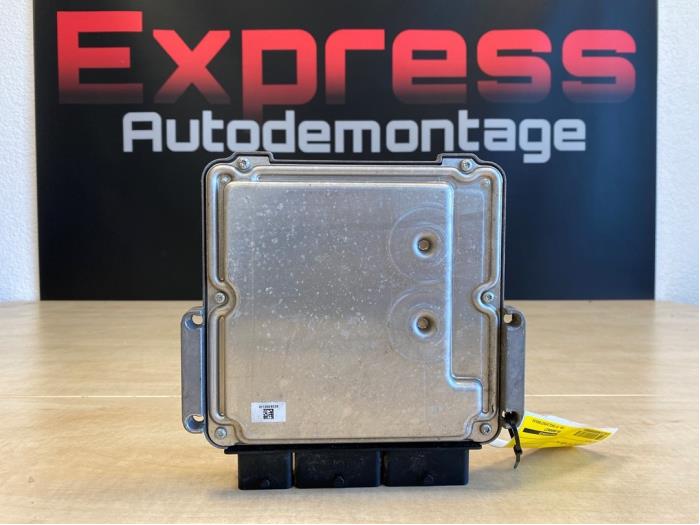 Engine management computer from a Renault Clio IV (5R) 1.5 Energy dCi 90 FAP 2014