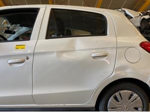 Gebrauchte Tür 4-türig links hinten Mitsubishi Space Star (A0) 1.0 12V Preis € 121,00 Mit Mehrwertsteuer angeboten von Express Autodemontage