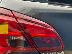 Używane Tylne swiatlo pozycyjne lewe Opel Corsa E 1.4 16V Cena € 49,00 Procedura marży oferowane przez Express Autodemontage