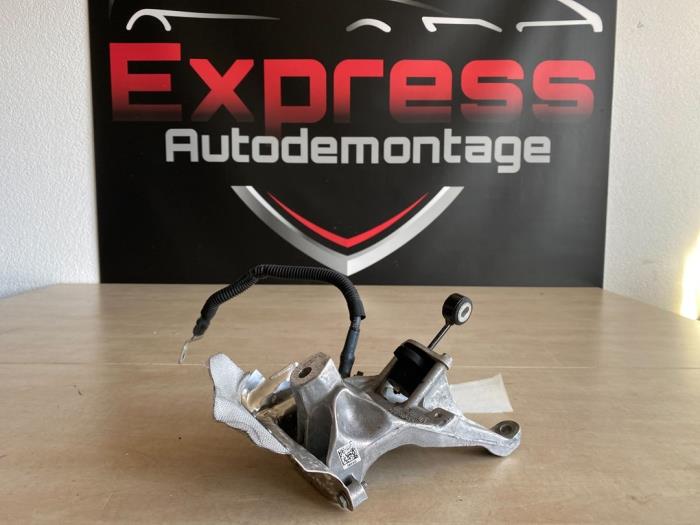 Used Engine mount Audi A5 Sportback (F5A/F5F) 2.0 TDI Ultra 16V Price € 20,00 Margin scheme offered by Express Autodemontage