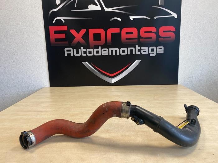 Gebrauchte Intercooler Schlauch Mercedes CLA (117.3) 2.2 CLA-220 CDI, 220 d 16V Preis € 39,00 Margenregelung angeboten von Express Autodemontage