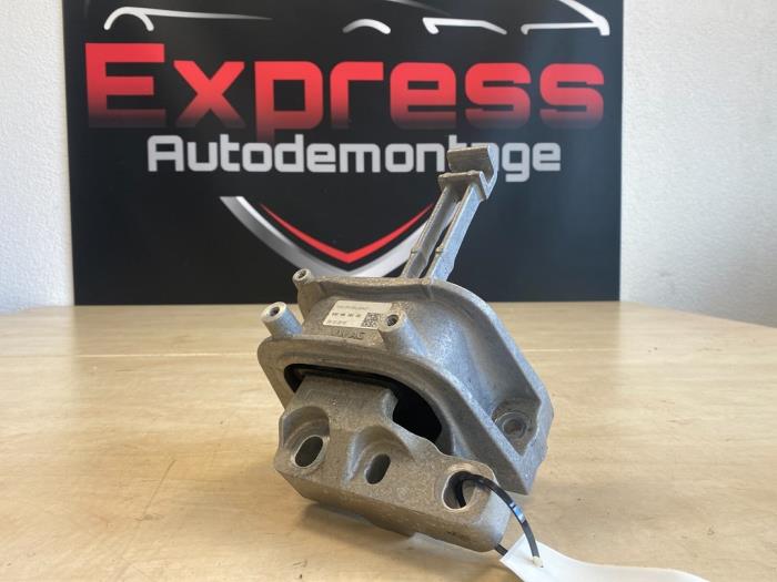 Used Engine mount Volkswagen Golf VII (AUA) 2.0 TDI 150 16V Price € 9,00 Margin scheme offered by Express Autodemontage