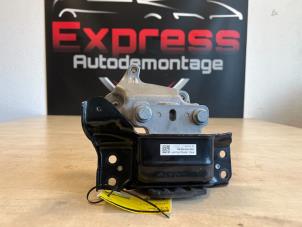 Engine mount from a Volkswagen Golf VII (AUA) 2.0 TDI 150 16V 2019