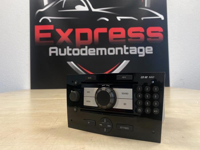 Radio/CD/DVD/GPS head unit