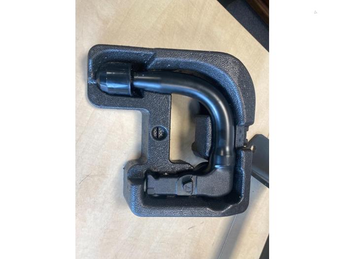 Anhängerkupplung BMW 1 serie 118i 1.5 TwinPower 12V - 186083M01 BRINK