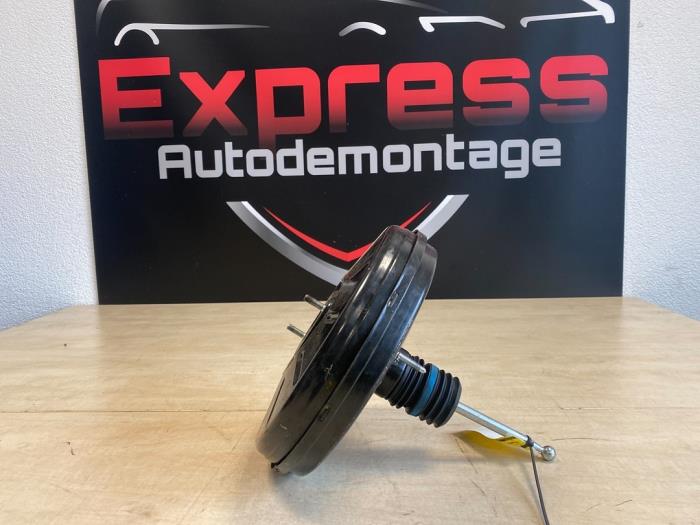 Usagé Servo frein Volkswagen Golf VII Variant (AUVV) 2.0 TDI 150 16V Prix € 30,00 Règlement à la marge proposé par Express Autodemontage