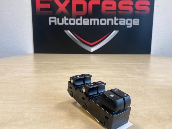 Usados Interruptor combinado de ventanillas Kia Picanto (JA) 1.0 12V Precio € 24,00 Norma de margen ofrecido por Express Autodemontage