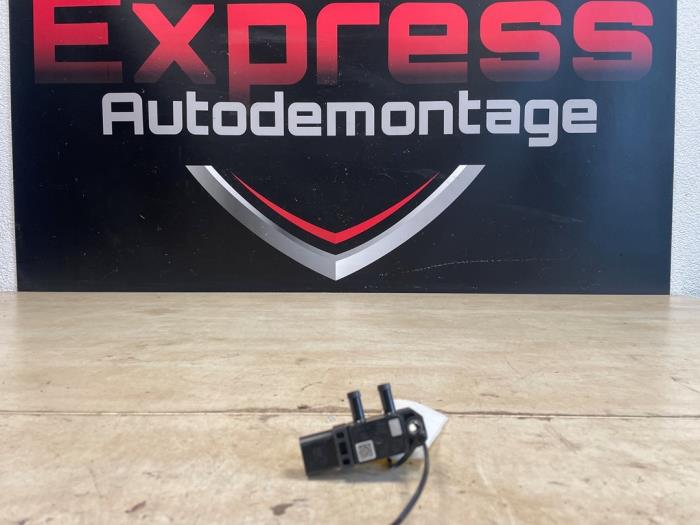 Begagnade Bränsletryckssensor Volkswagen Golf VII (AUA) 1.6 TDI BlueMotion 16V Pris € 9,00 Marginaltabell erbjuds av Express Autodemontage
