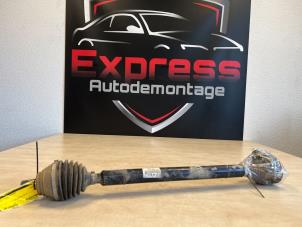 Used Front drive shaft, right Volkswagen Golf VII (AUA) 1.6 TDI 16V Price € 35,00 Margin scheme offered by Express Autodemontage