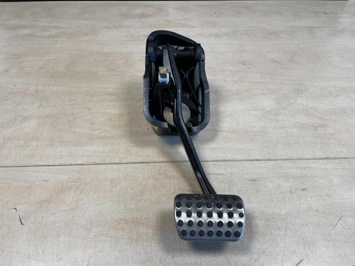 Brake pedal from a Mercedes-Benz C (W205) C-200 2.0 CGI 16V 2015