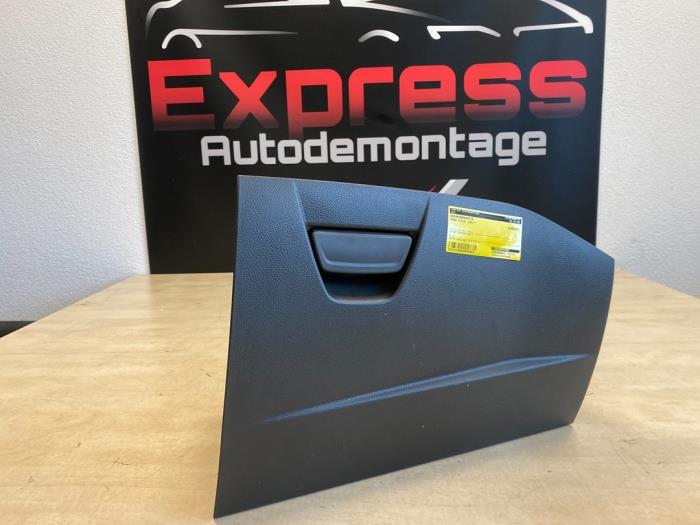 Begagnade Handskfack Ford Focus 3 Wagon 1.5 TDCi Pris € 19,00 Marginaltabell erbjuds av Express Autodemontage