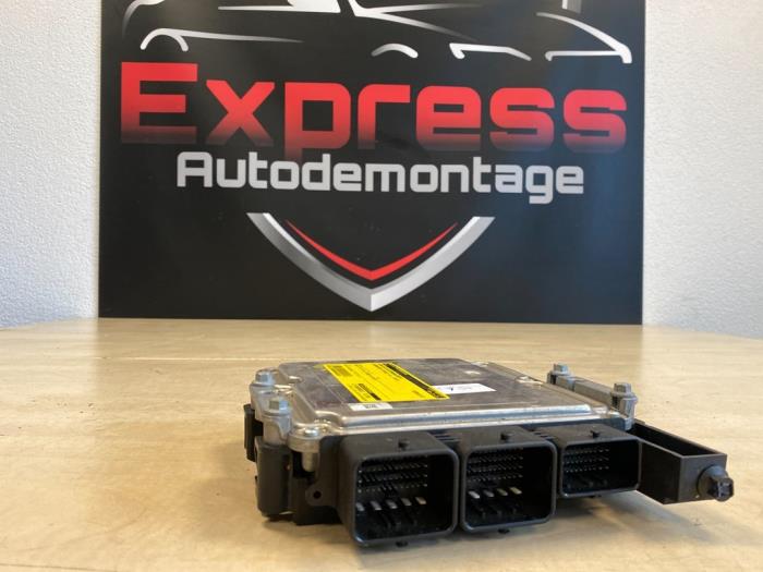 Used Engine management computer Landrover Range Rover Evoque (LVJ/LVS) 2.2 TD4 16V 5-drs. Price € 215,00 Margin scheme offered by Express Autodemontage