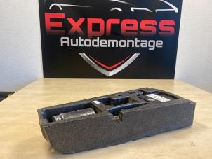 Used Tyre repair kit Seat Leon (KLB) 1.5 TSI 16V Price € 30,00 Margin scheme offered by Express Autodemontage