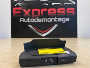 Gebrauchte AUX / USB-Anschluss Kia Picanto (JA) 1.0 12V Preis € 30,00 Margenregelung angeboten von Express Autodemontage
