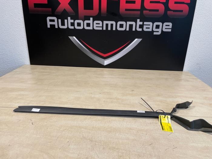 Gebrauchte Windschutzscheibe blende Set Ford Focus 4 1.0 Ti-VCT EcoBoost 12V 100 Preis € 25,00 Margenregelung angeboten von Express Autodemontage