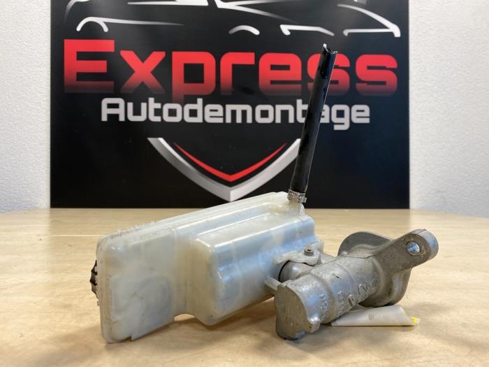Begagnade Huvudcylinder Mercedes Citan (415.6) 1.5 108 CDI Pris € 14,00 Marginaltabell erbjuds av Express Autodemontage
