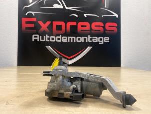 Used Front wiper motor Ford Focus 3 Wagon 1.0 Ti-VCT EcoBoost 12V 100 Price € 25,00 Margin scheme offered by Express Autodemontage