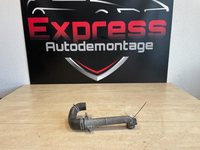 Usagé Conduit (divers) Mercedes C (W205) C-200 2.0 CGI 16V Prix € 20,00 Règlement à la marge proposé par Express Autodemontage
