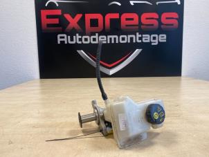 Begagnade Huvudcylinder Volkswagen Polo VI (AW1) 1.0 12V BlueMotion Technology Pris € 55,00 Marginaltabell erbjuds av Express Autodemontage