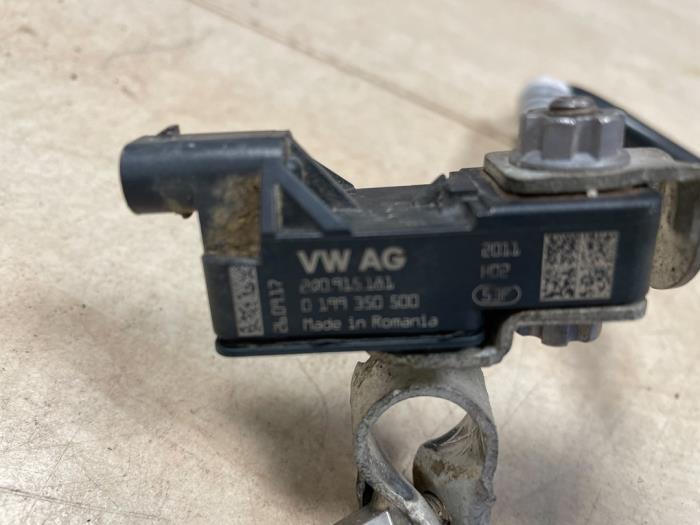 Battery sensor from a Volkswagen Polo VI (AW1) 1.0 12V BlueMotion Technology 2019