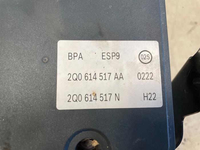 ABS-pump från en Volkswagen Polo VI (AW1) 1.0 12V BlueMotion Technology 2019