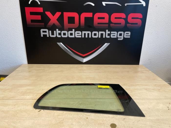 Usados Ventanilla triangular derecha detrás Skoda Citigo 1.0 12V Precio € 20,00 Norma de margen ofrecido por Express Autodemontage