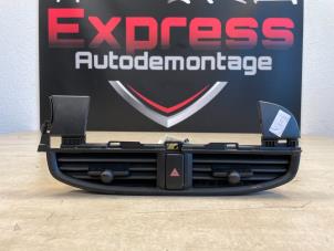 Used Dashboard vent Kia Picanto (JA) 1.0 12V Price € 100,00 Margin scheme offered by Express Autodemontage