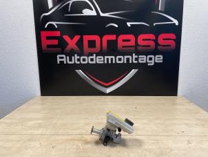 Begagnade Huvudcylinder Volkswagen Polo VI (AW1) 1.0 12V BlueMotion Technology Pris € 15,00 Marginaltabell erbjuds av Express Autodemontage