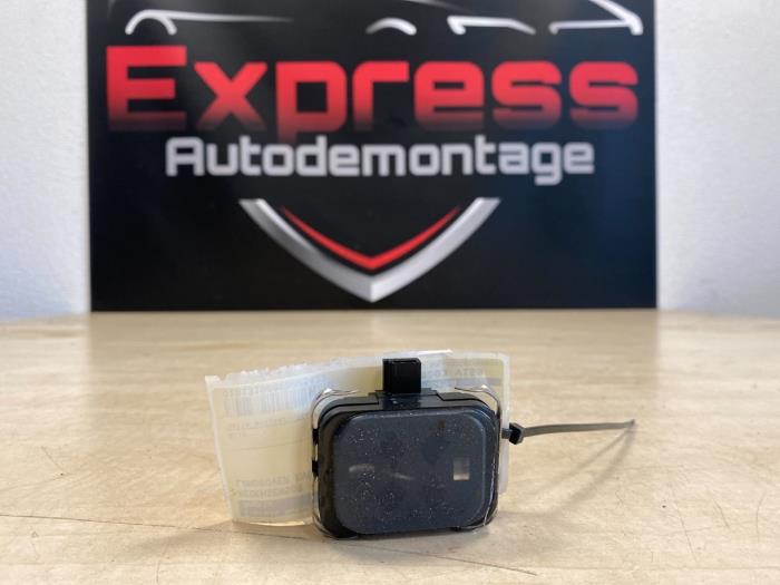 Begagnade Regnsensor Landrover Range Rover Evoque (LVJ/LVS) 2.2 TD4 16V 5-drs. Pris € 50,00 Marginaltabell erbjuds av Express Autodemontage