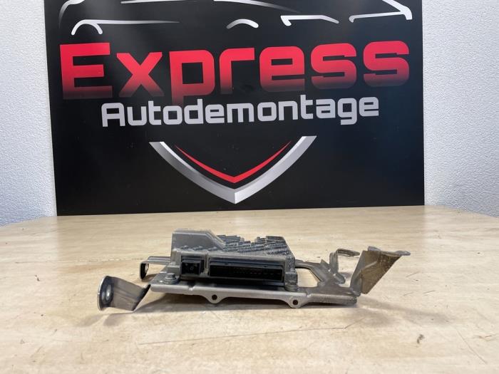 Begagnade Radioförstärkare Mercedes E (C238) E-300 2.0 Turbo 16V Pris € 345,00 Marginaltabell erbjuds av Express Autodemontage