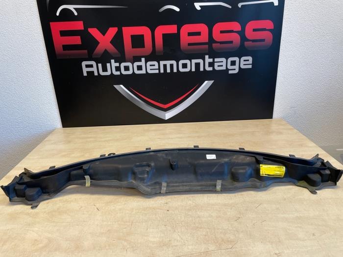 Usagé Paravent Ford Fiesta 6 (JA8) 1.6 TDCi 95 Prix € 10,00 Règlement à la marge proposé par Express Autodemontage