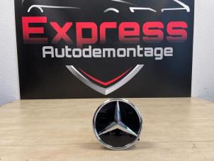 Używane Emblemat Mercedes A (177.0) 1.5 A-180d Cena € 100,00 Procedura marży oferowane przez Express Autodemontage